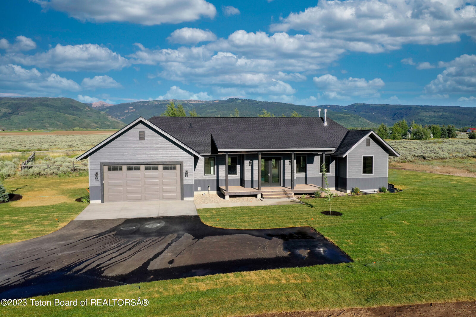 Property Photo:  2536 Rendezvous Drive  ID 83422 