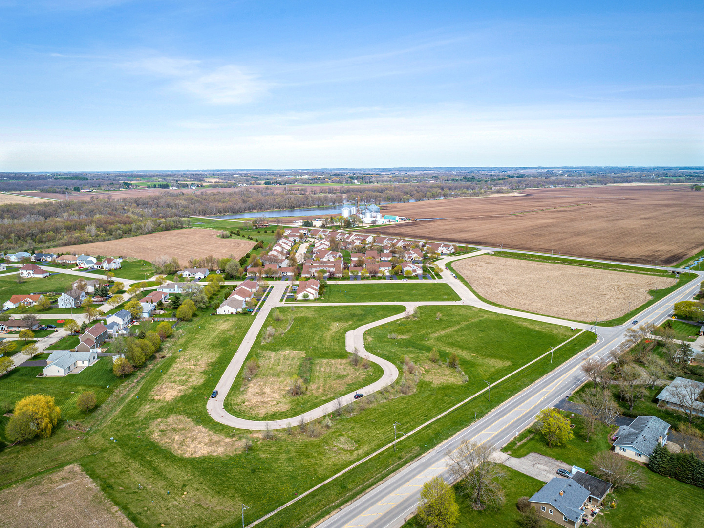 Property Photo:  916 Partridge Circle  IL 60152 