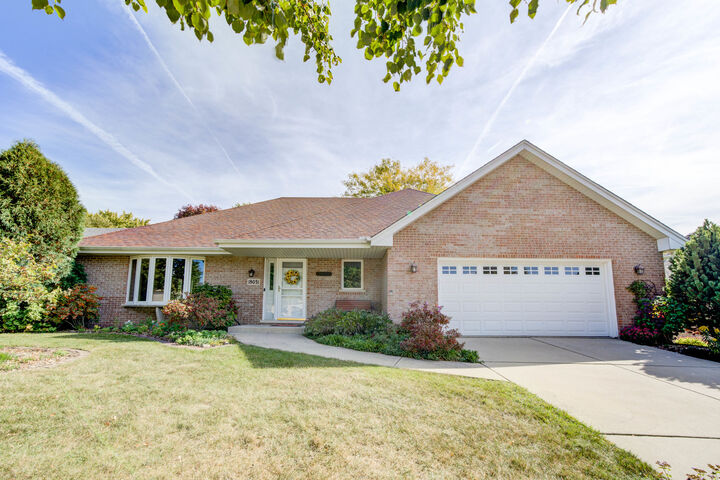 18051 Owen Drive  Orland Park IL 60467 photo