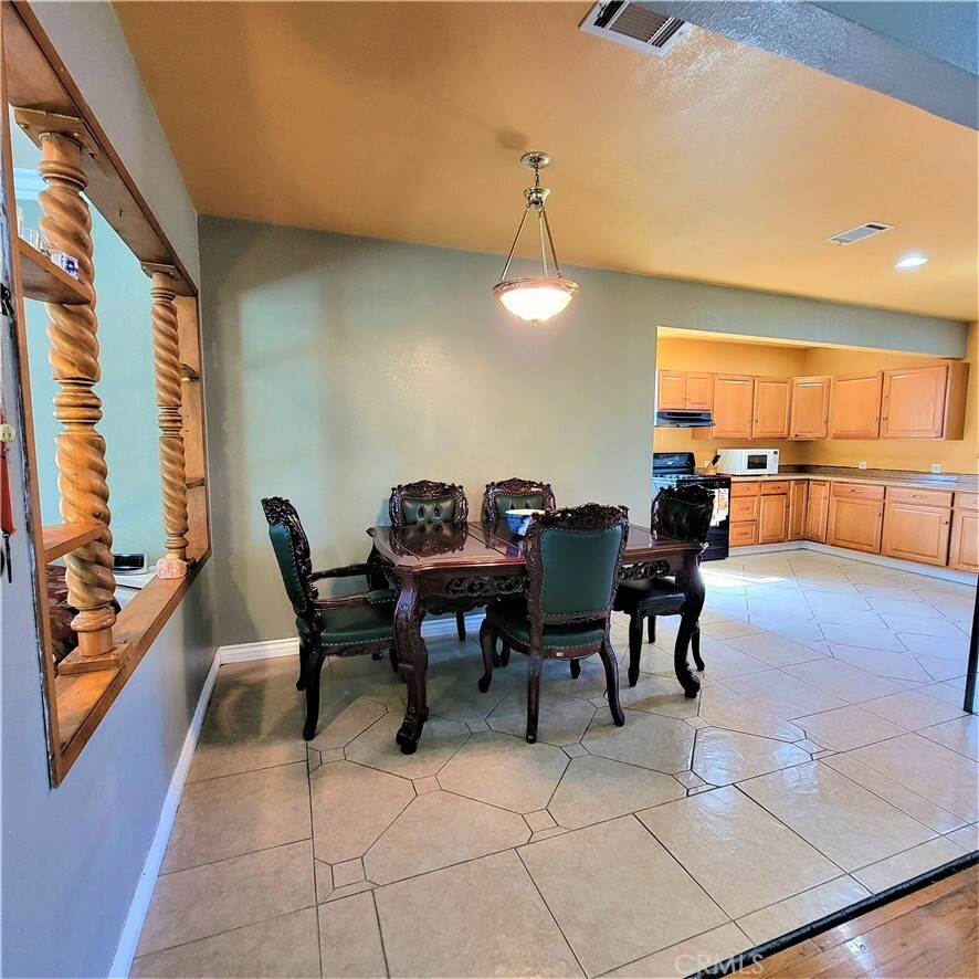 Property Photo:  618 N San Antonio Avenue  CA 91762 