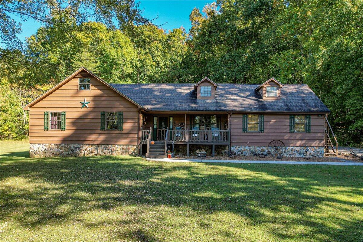 Property Photo:  5651 Mullins Cove Rd  TN 37397 