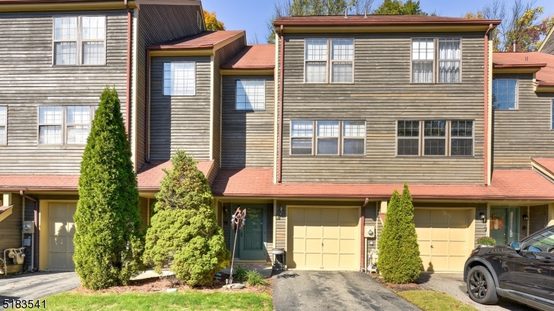 Property Photo:  38 Lexington Ln E  NJ 07480 