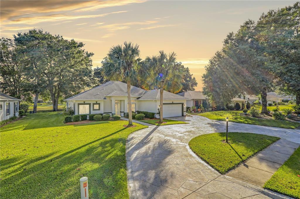 Property Photo: 5521 Grove Manor FL 32159