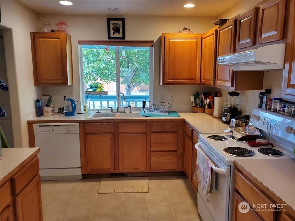 Property Photo:  16203 Palouse Avenue SE  WA 98597 