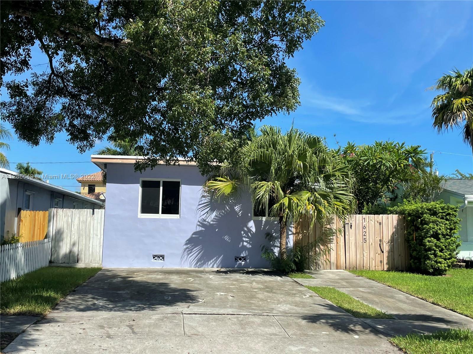 Property Photo:  1625 Fletcher St  FL 33020 