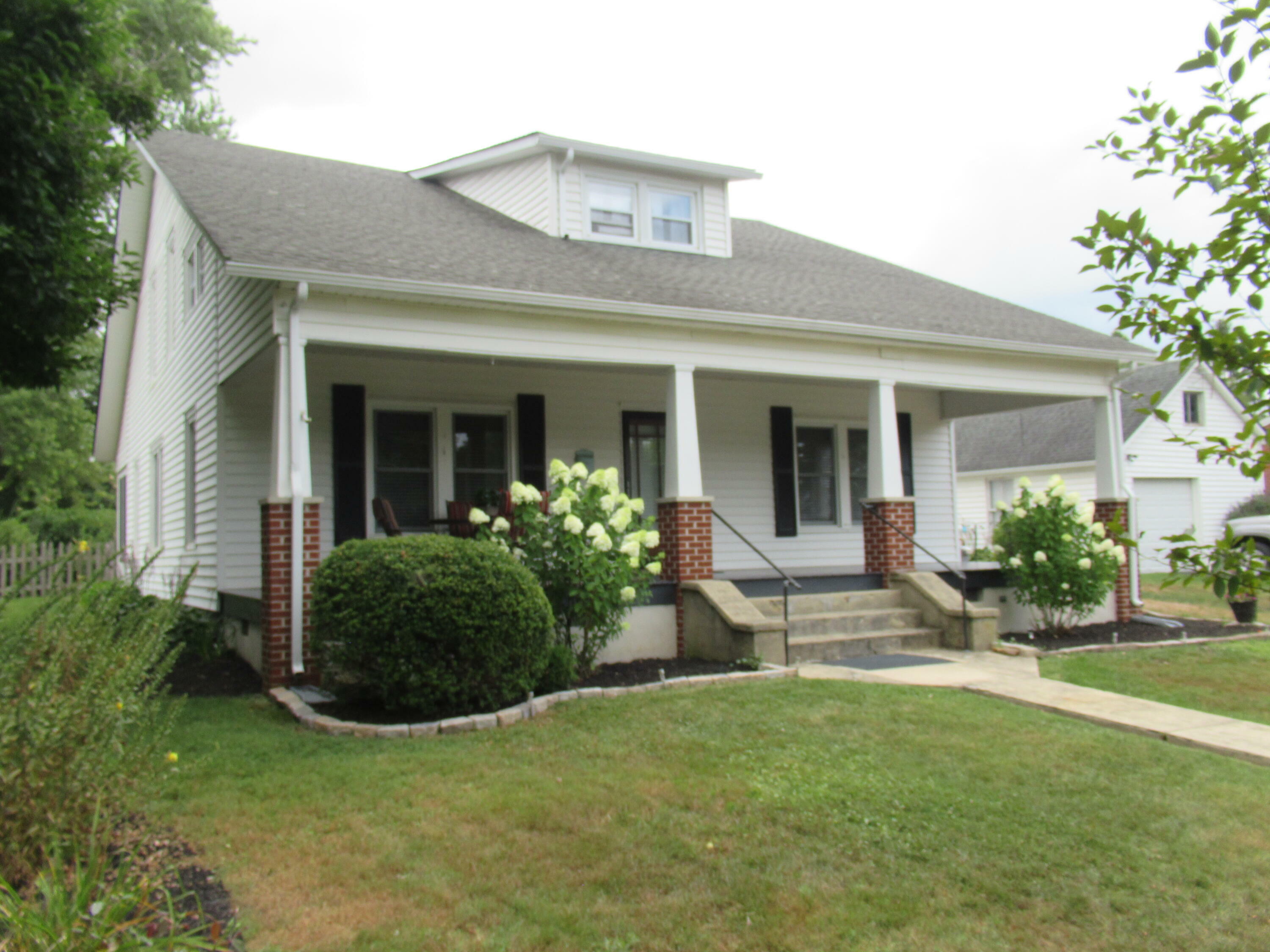 Property Photo: 93 Elm St WV 24983