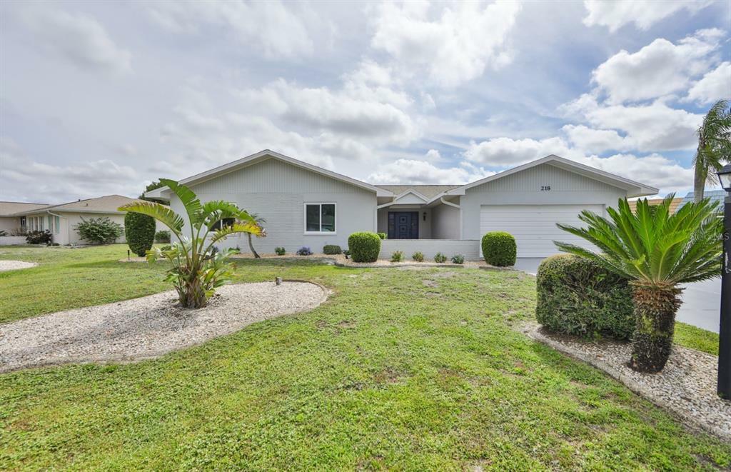 Property Photo:  218 Amesbury Circle  FL 33573 