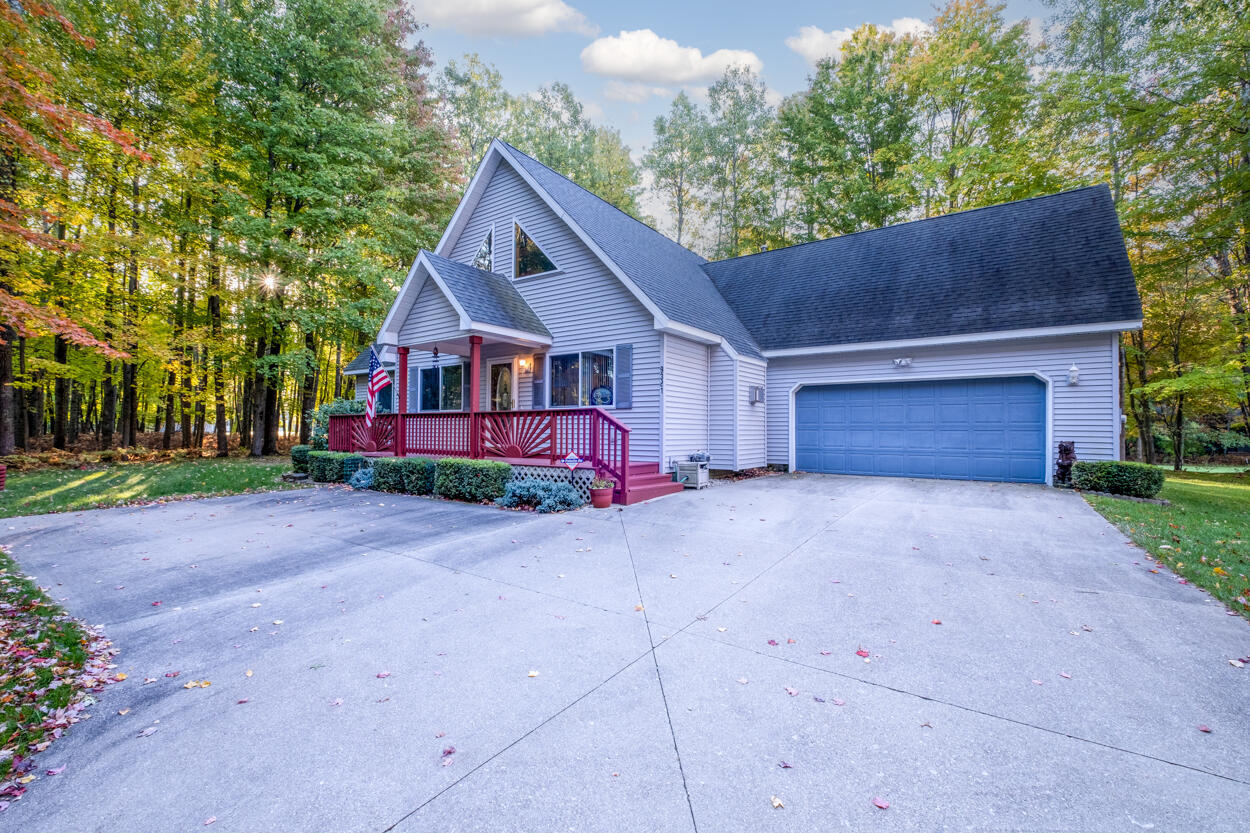 Property Photo: 9381 Sunset Drive MI 49346