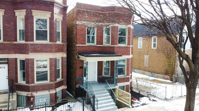 Property Photo: 6221 S May Street 2 IL 60621