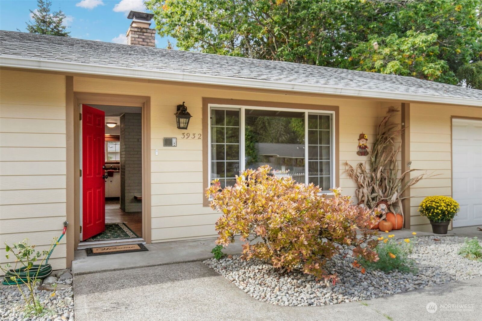 Property Photo: 3932 Colonial Lane SE WA 98366