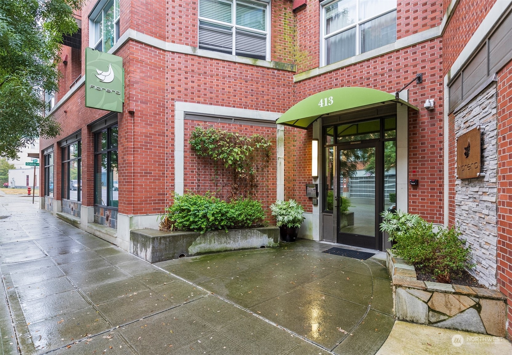 Property Photo:  413 NE 70th Street 409  WA 98115 