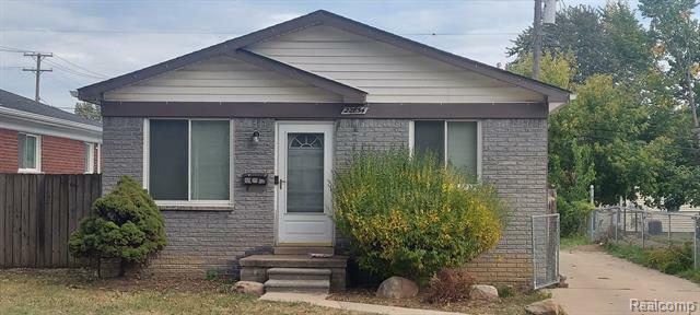 Property Photo: 22854 Cushing Avenue MI 48021