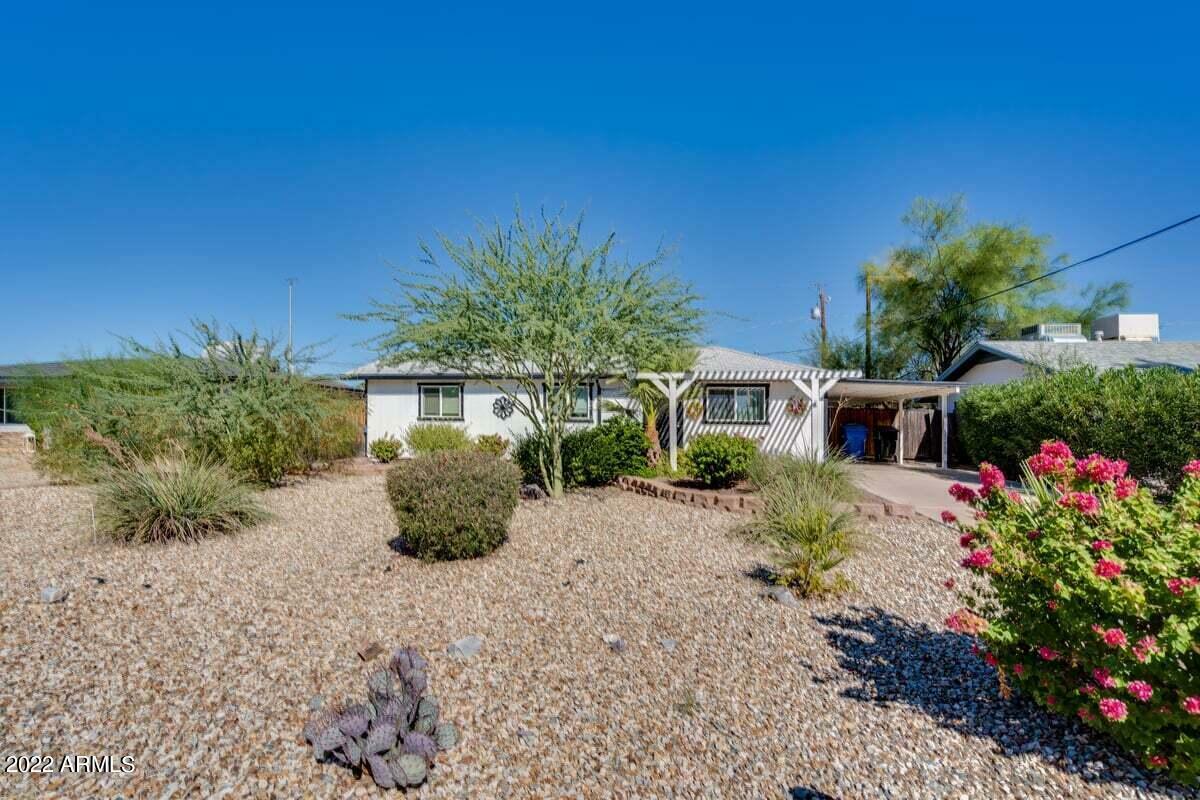 Property Photo:  1332 E Orangewood Avenue  AZ 85020 