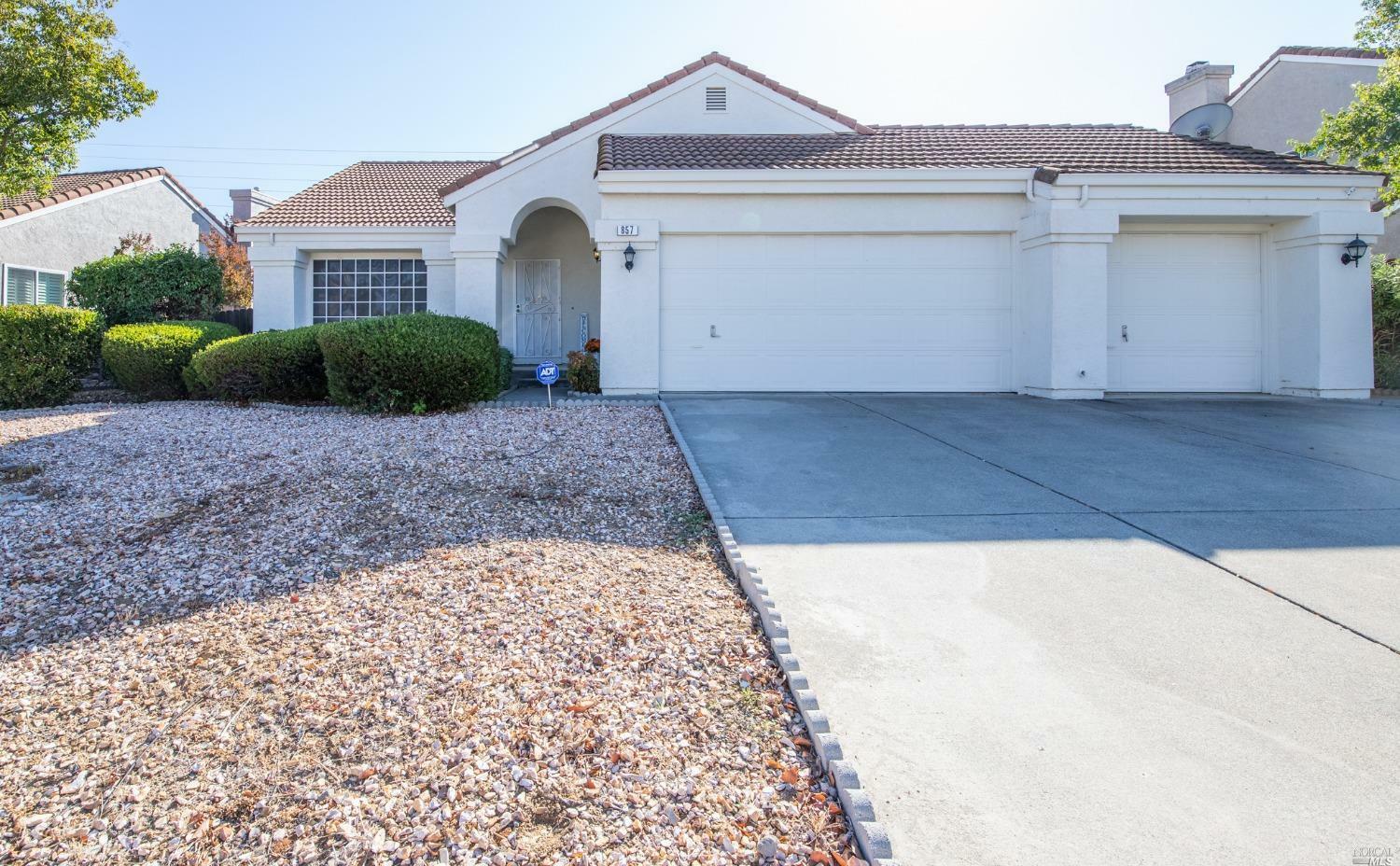 Property Photo: 857 Monaghan Circle CA 95688