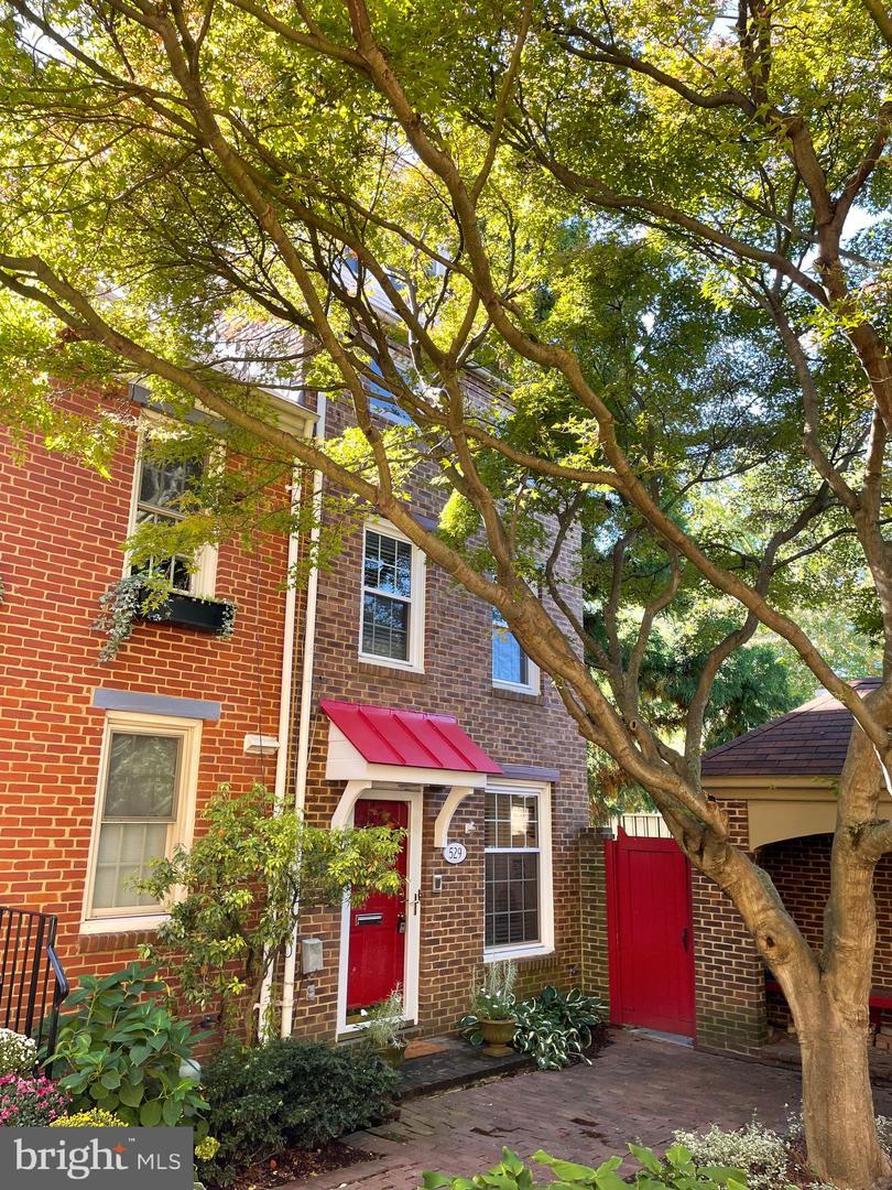 529 S Saint Asaph Street S  Alexandria VA 22314 photo