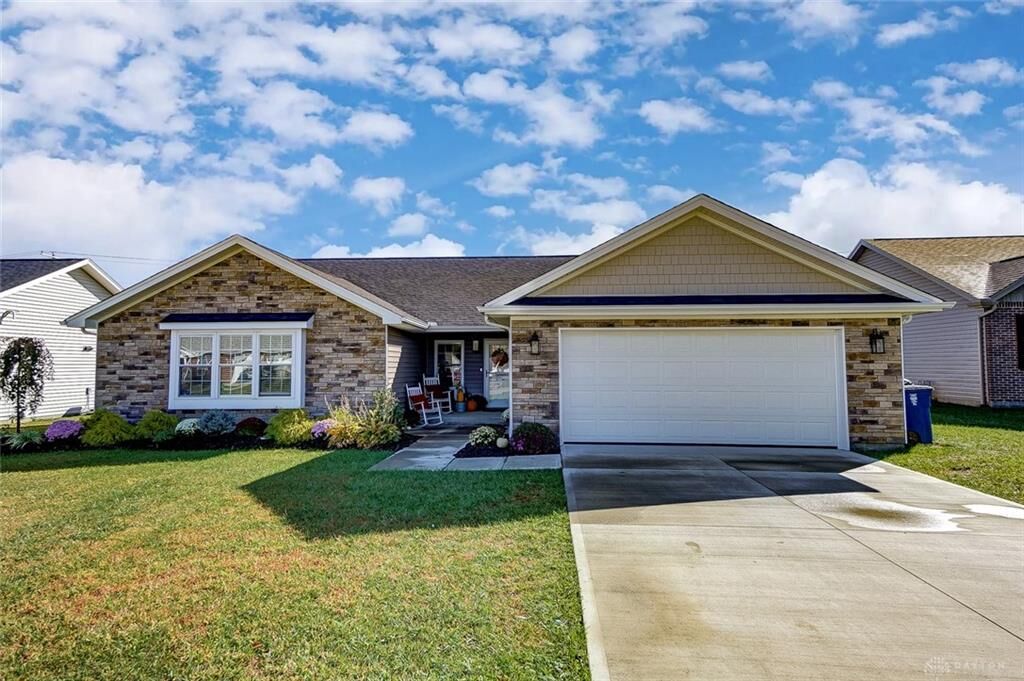 Property Photo: 1104 Willow Bend Drive OH 45177