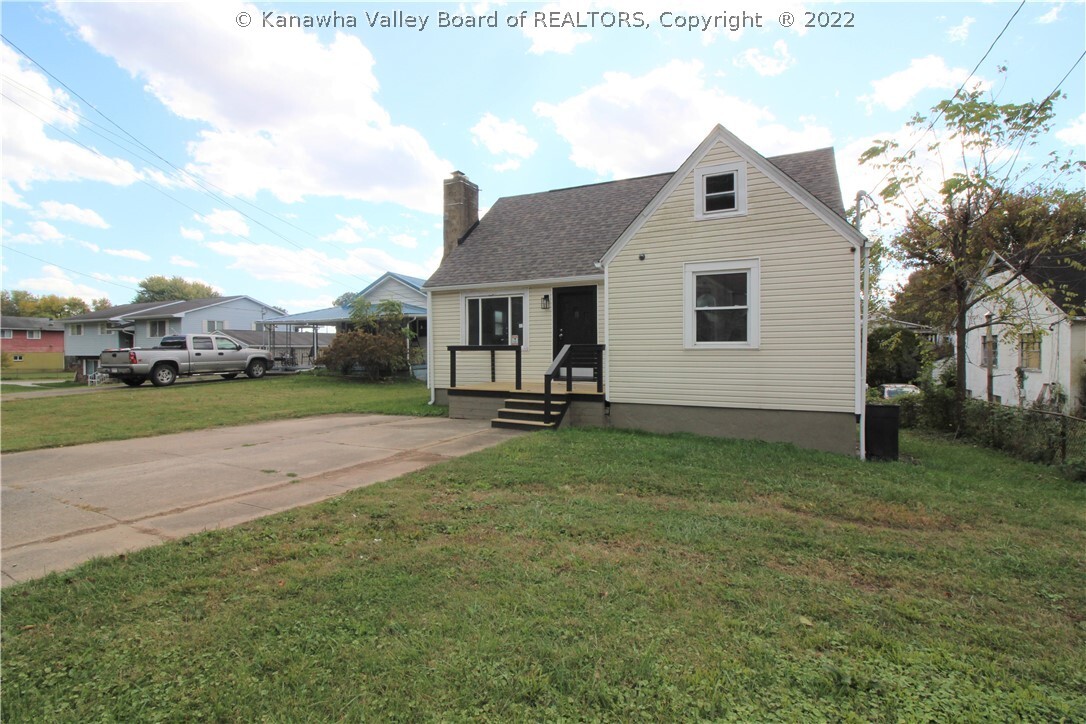 Property Photo: 1116 1st Avenue S WV 25143