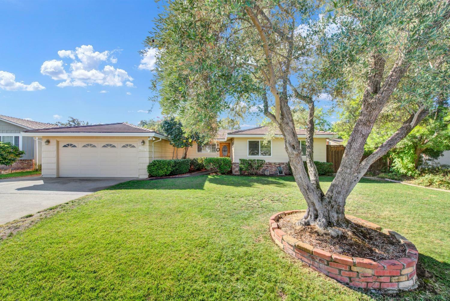 Property Photo:  6204 Samoa Way  CA 95608 