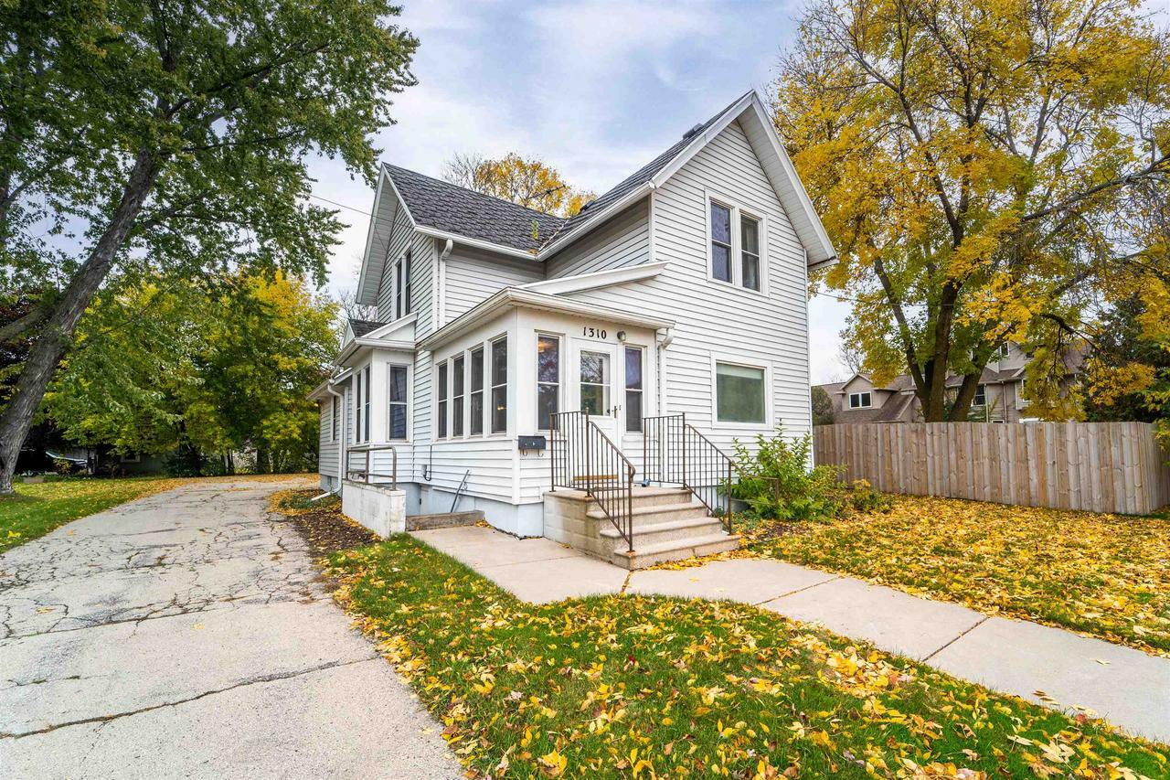 Property Photo:  1310 South Madison Street  WI 54915 