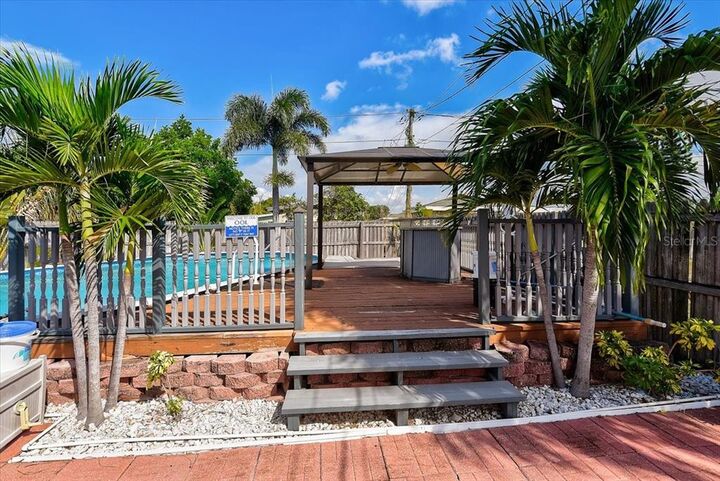 Property Photo:  7237 35th Avenue N  FL 33710 