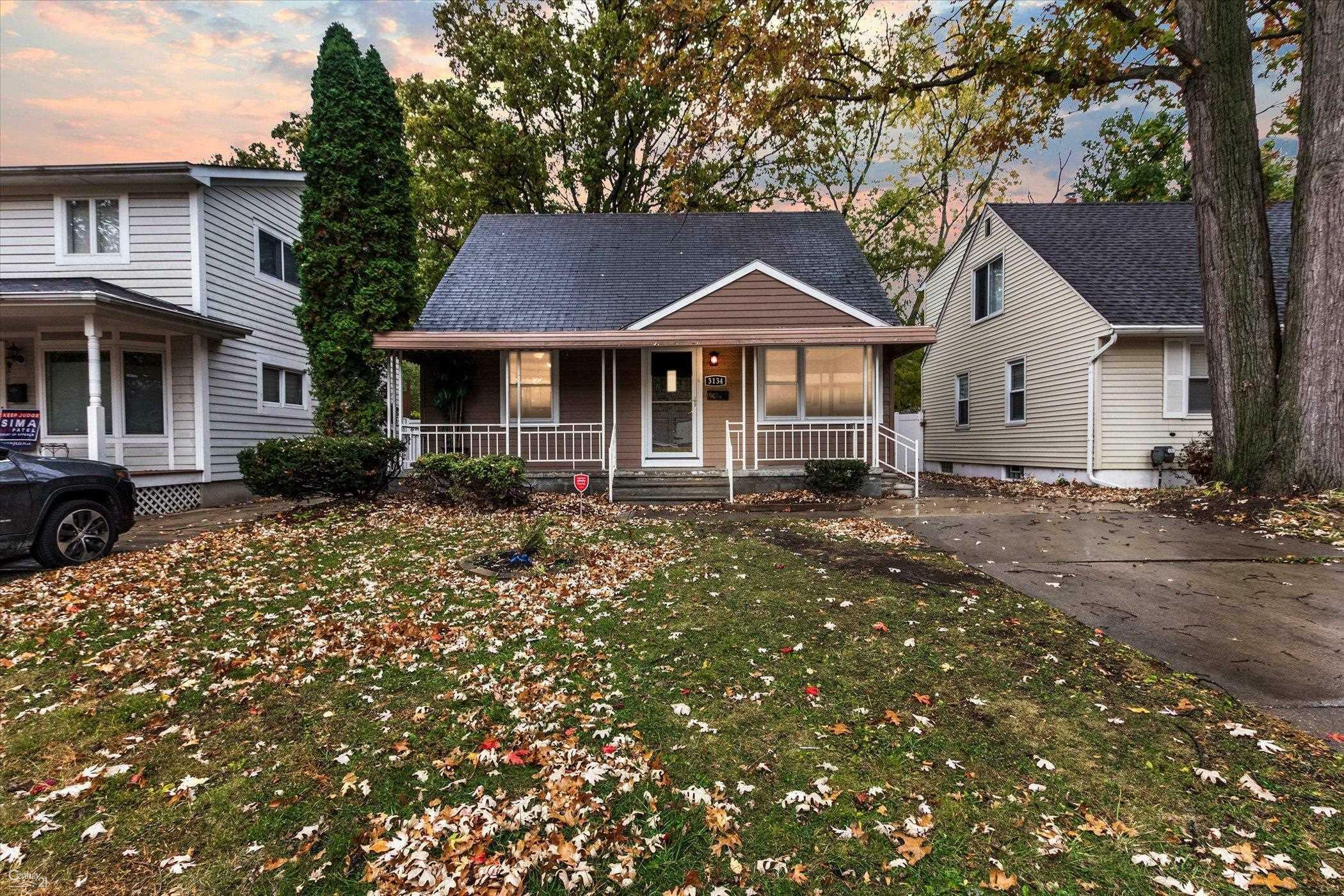 Property Photo:  3134 Harvard Rd  MI 48073 