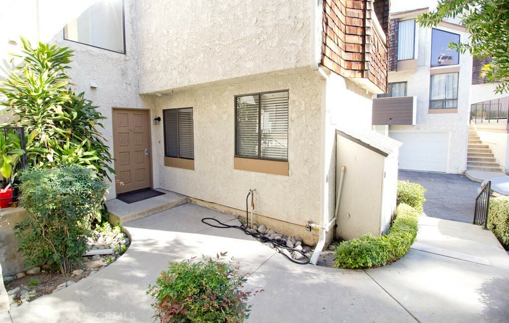 Property Photo:  950 W Lambert Road 30  CA 90631 