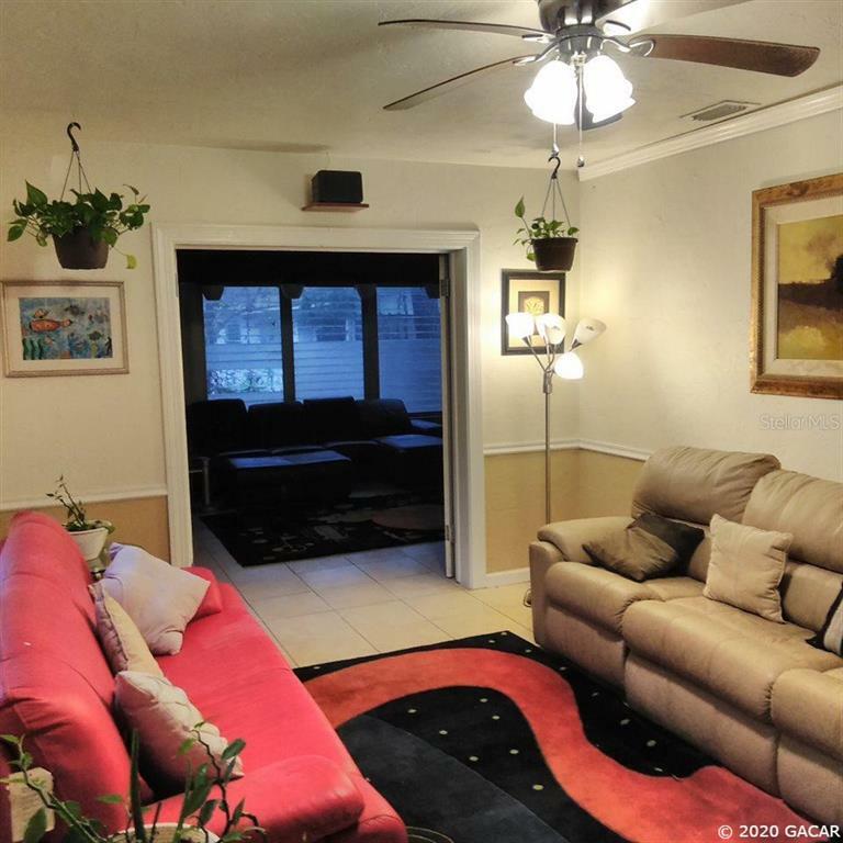 Property Photo:  1103 NW 16th Avenue  FL 32601 