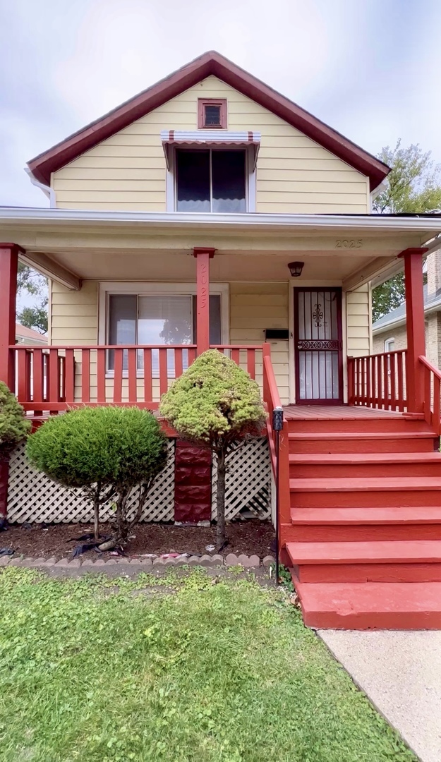 Property Photo: 2025 S 8th Avenue IL 60153