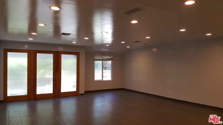 Property Photo:  15746 Magnolia  CA 91436 