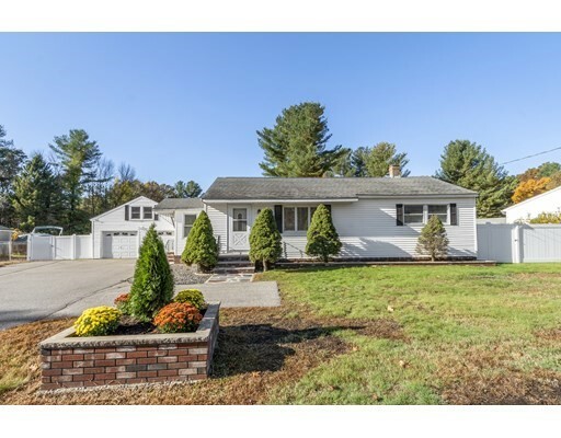 Property Photo:  41 Dracut Rd  NH 03051 