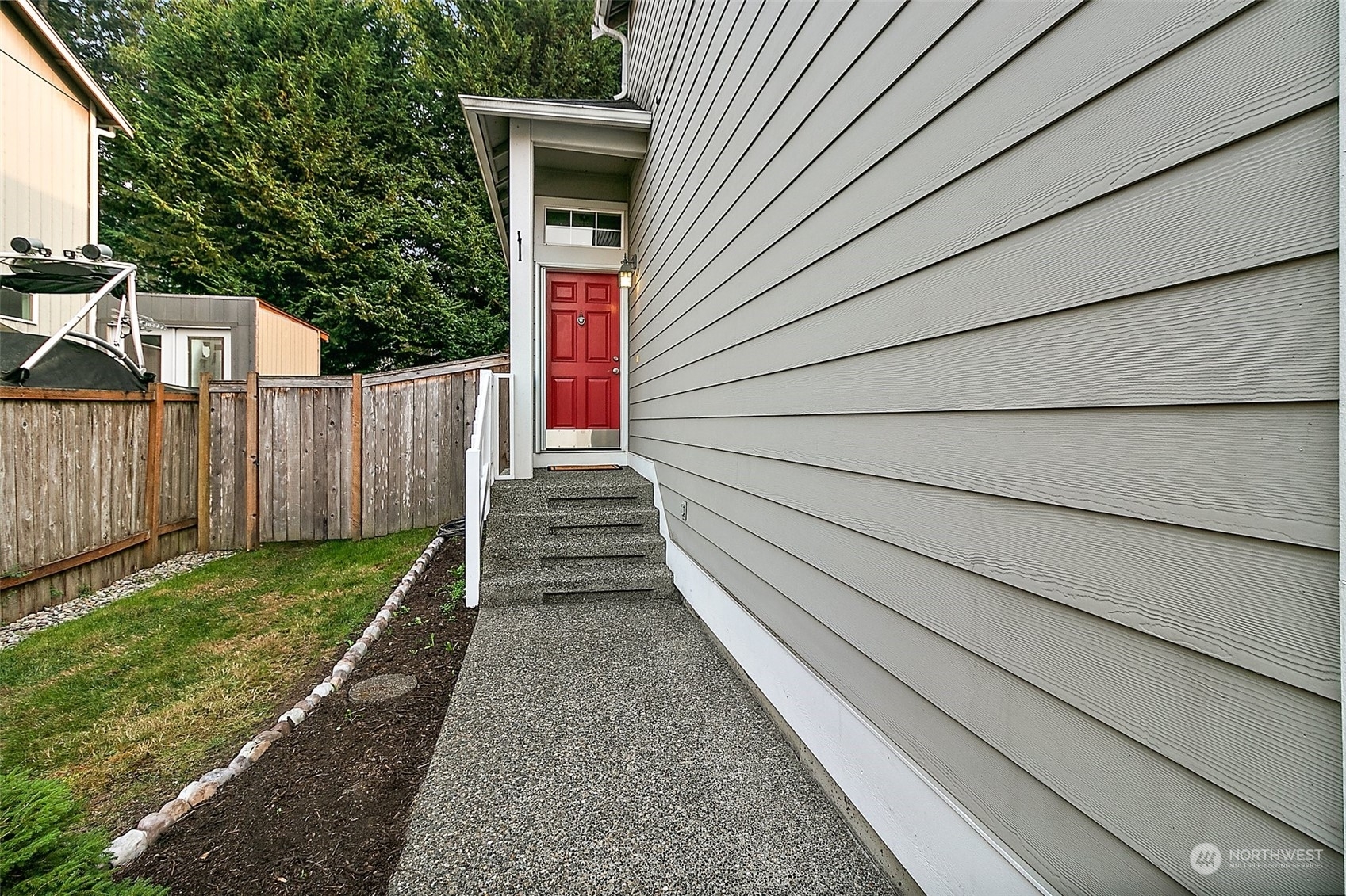 Property Photo:  8910 161st Street E  WA 98375 