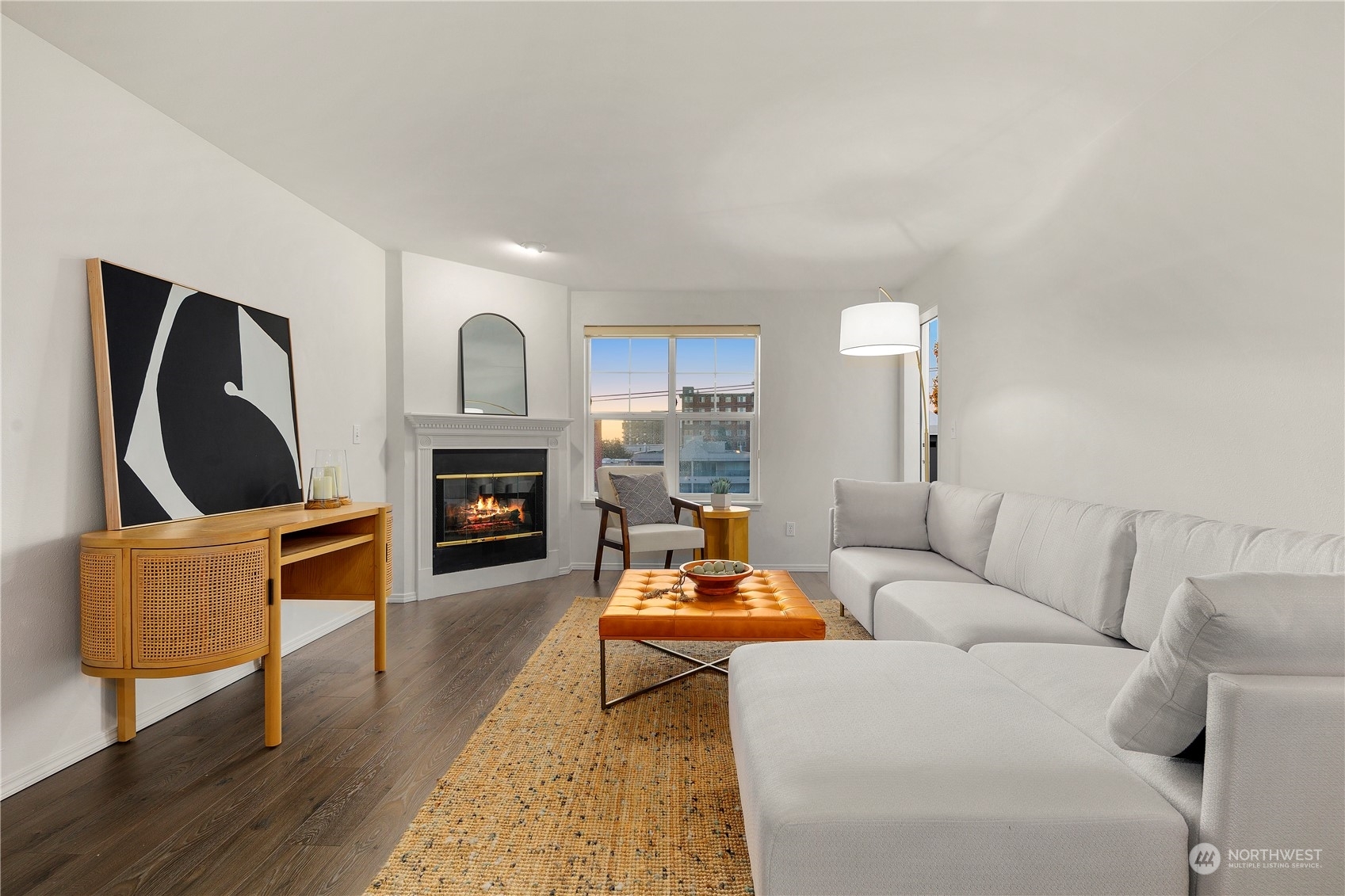 Property Photo: 520 2nd Avenue W 402 WA 98119