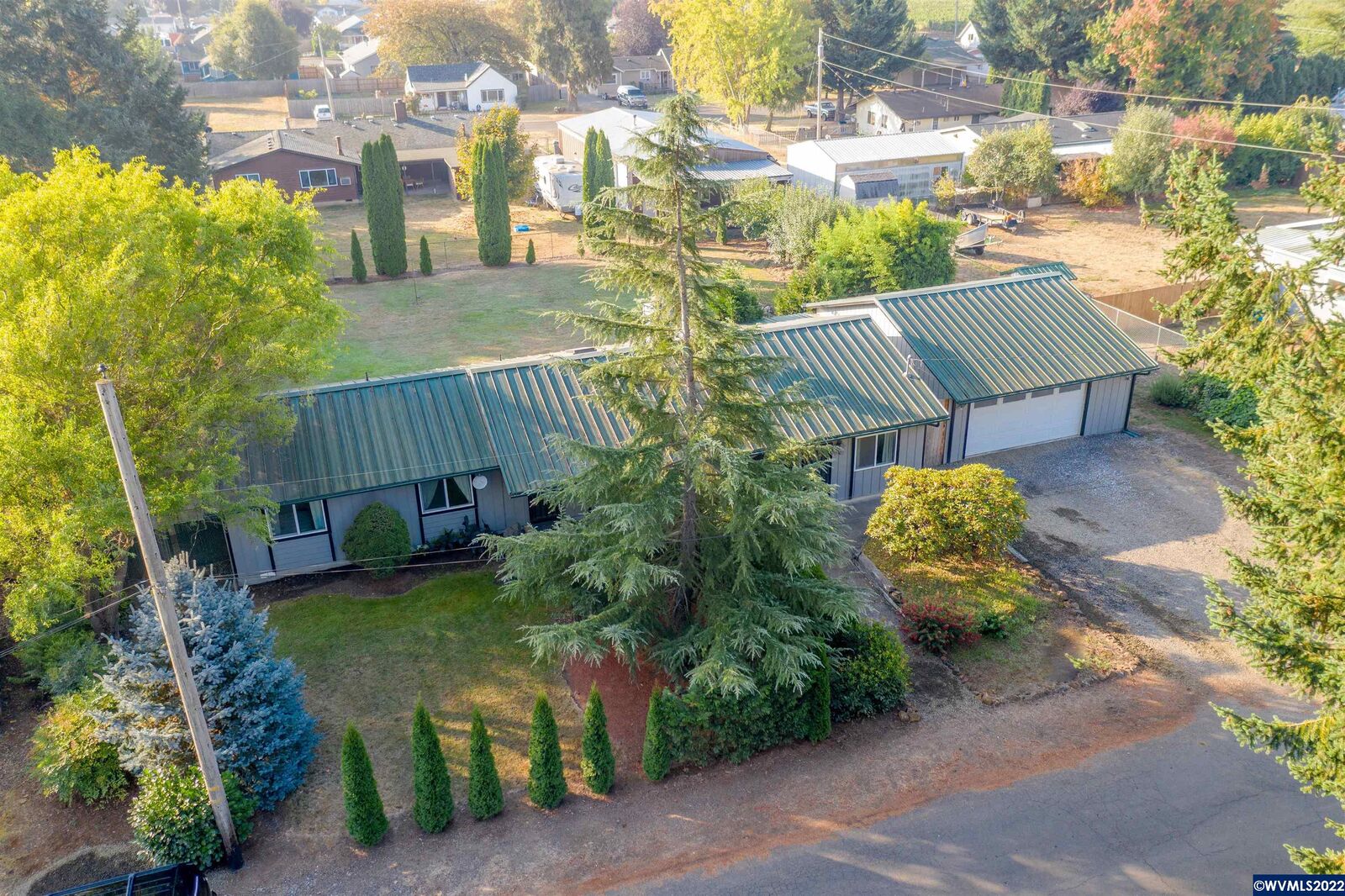 Property Photo: 101 E Cooley Av OR 97327
