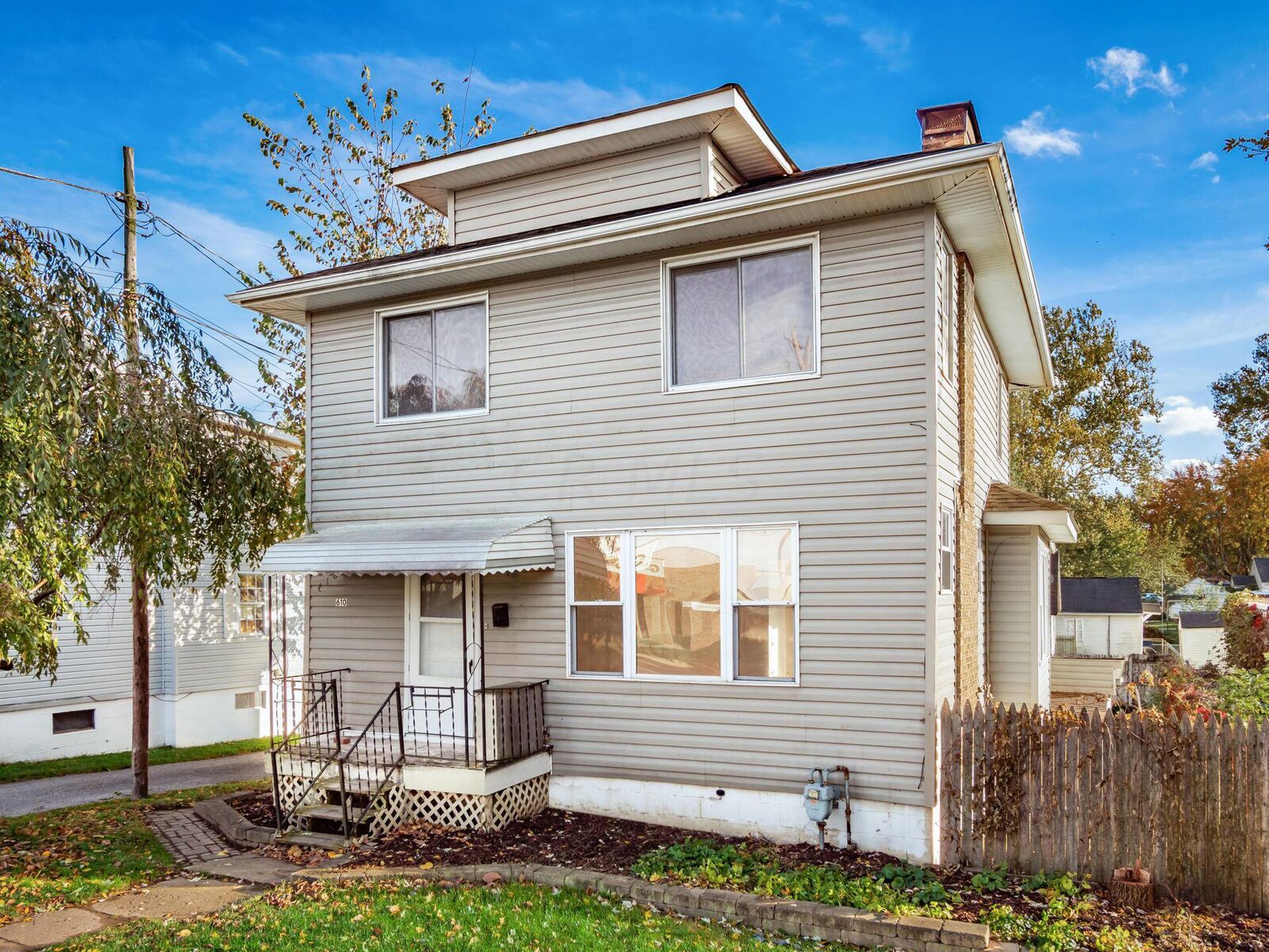 Property Photo:  610 W Wheeling Street  OH 43130 