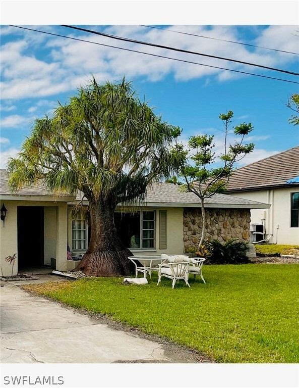 Property Photo: 5226 Seminole Court FL 33904