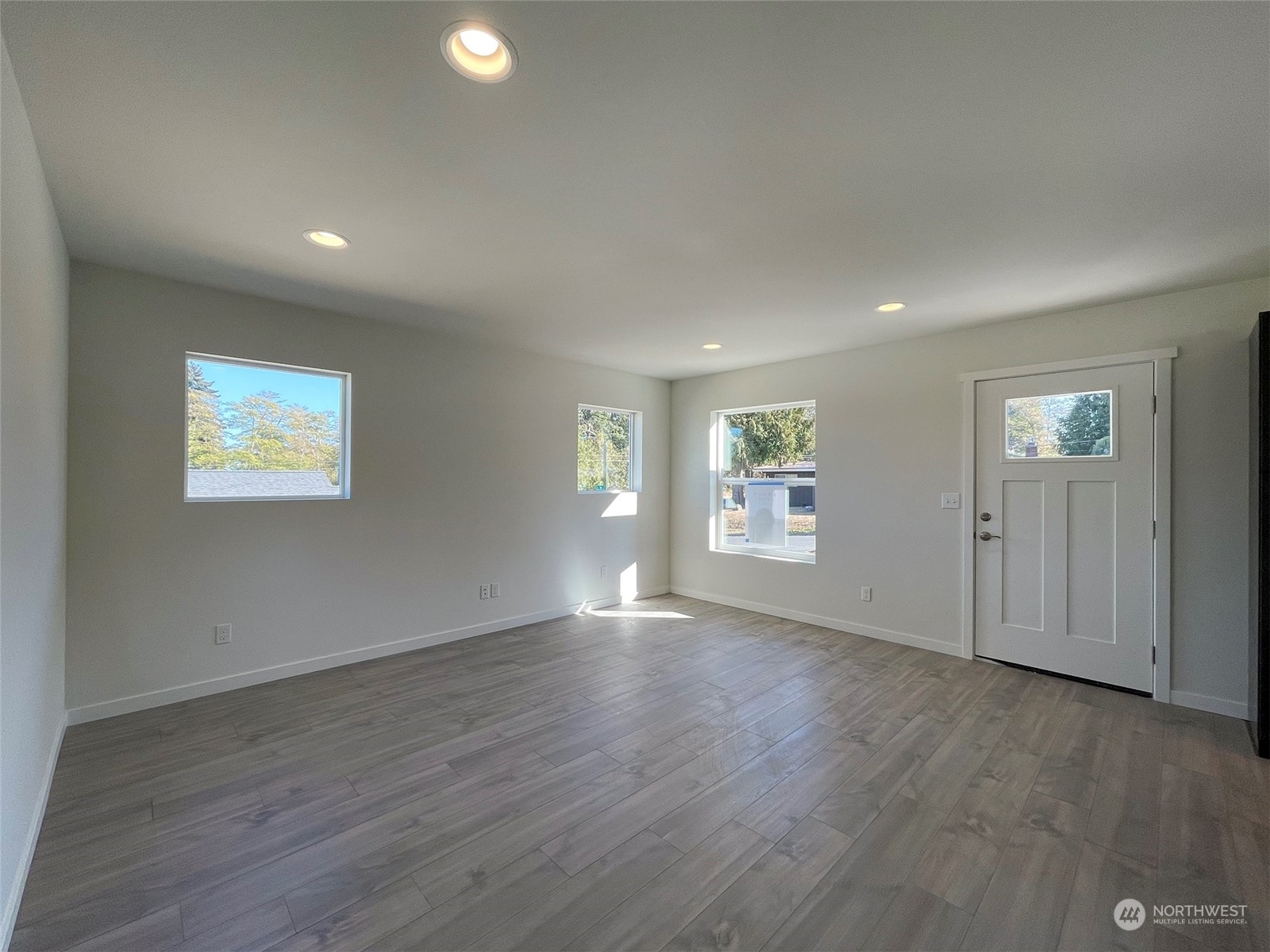 Property Photo:  810 F Street  WA 98363 