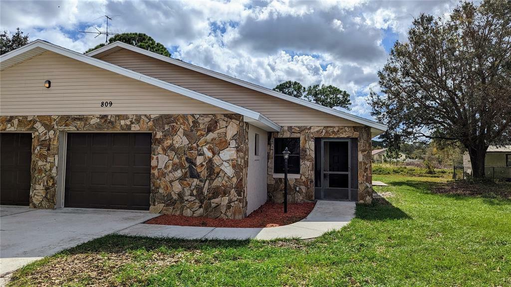 Property Photo:  809 Washington Boulevard NE  FL 33852 