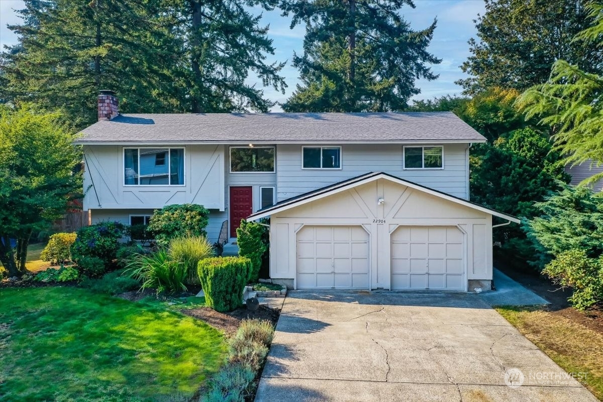 Property Photo:  22904 W 40th Place  WA 98043 