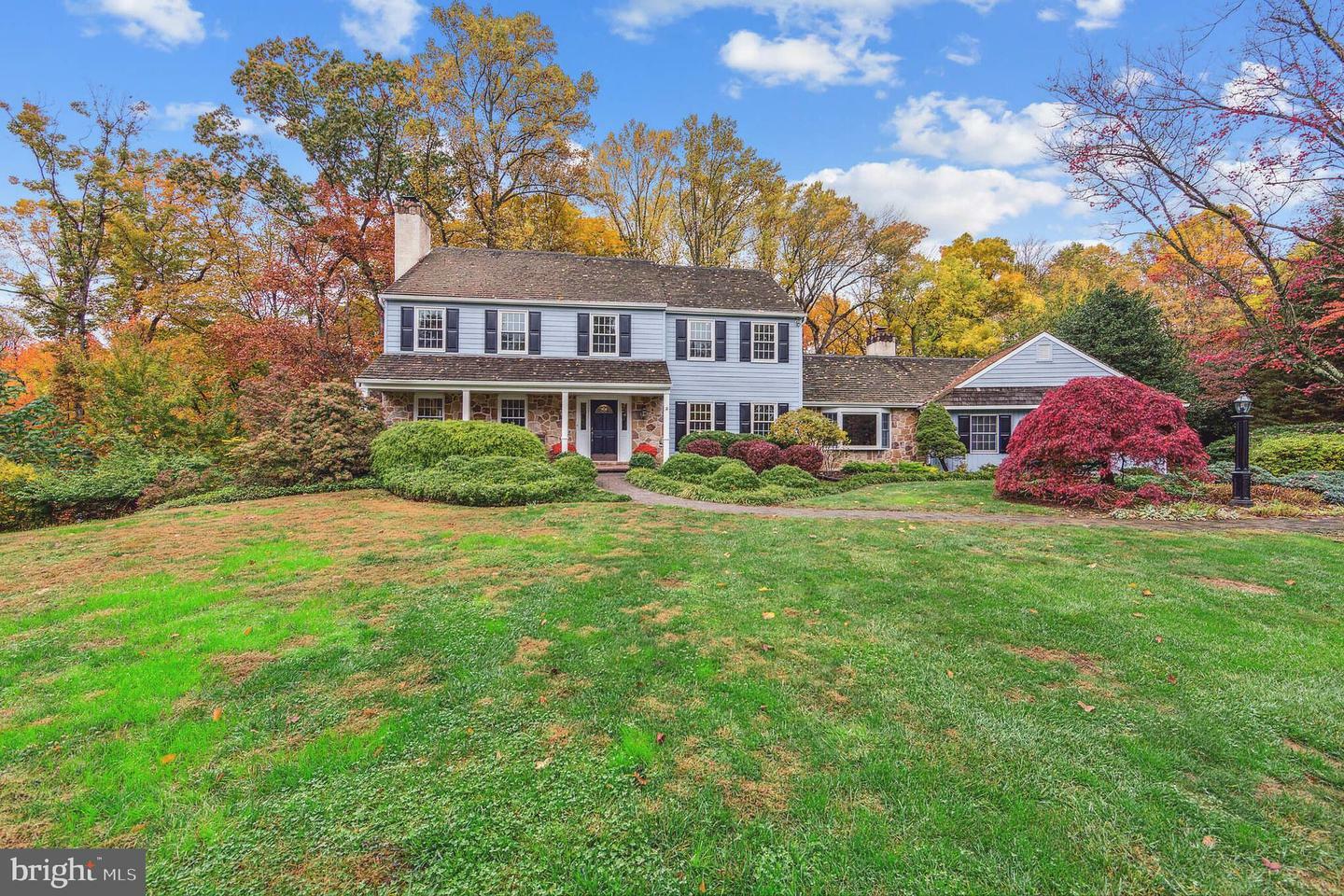 Property Photo:  1087 Heartsease Drive  PA 19382 