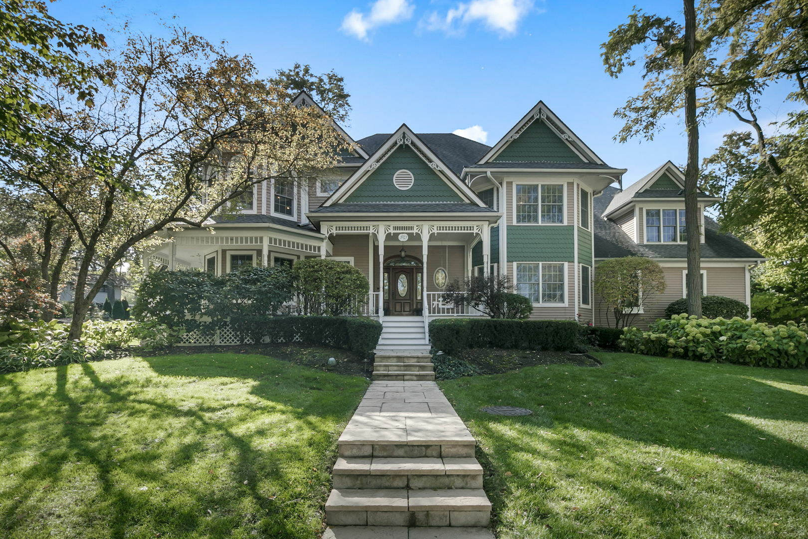 Property Photo:  1927 Bending Oaks Court  IL 60515 