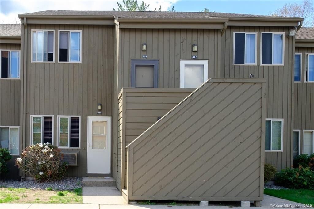 Property Photo: 422 Emmett Street G CT 06010