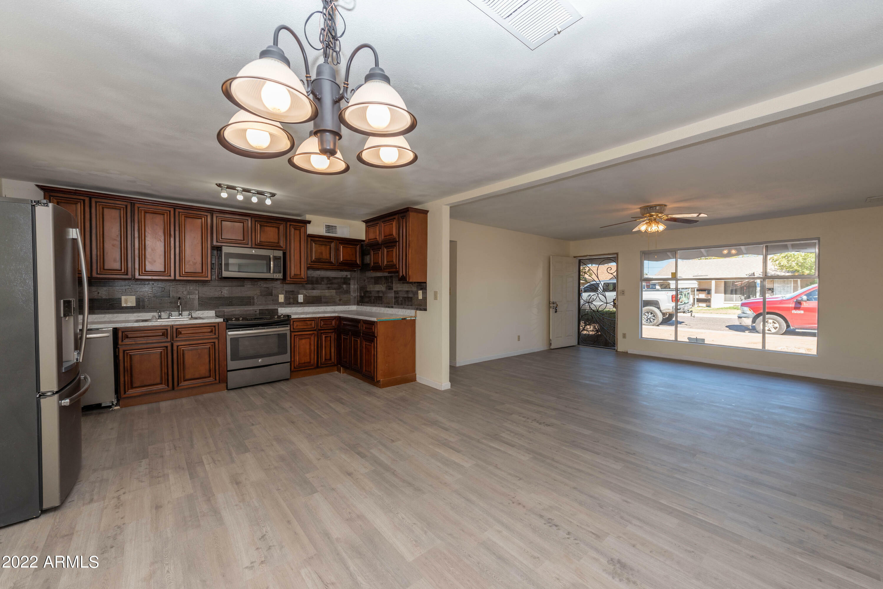 Property Photo:  3707 W Cactus Wren Drive  AZ 85051 