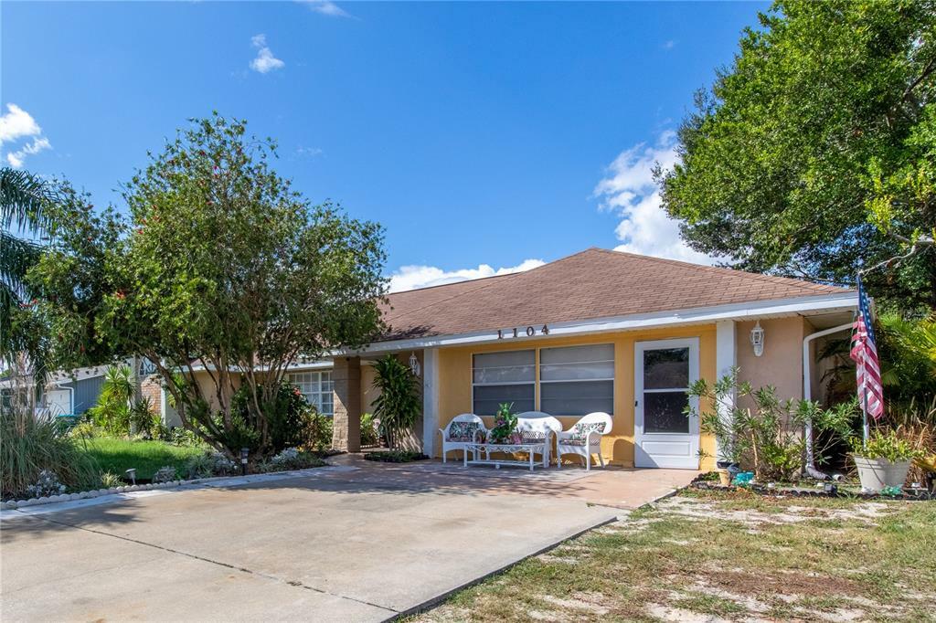 Property Photo:  1104 E Hancock Drive  FL 32725 