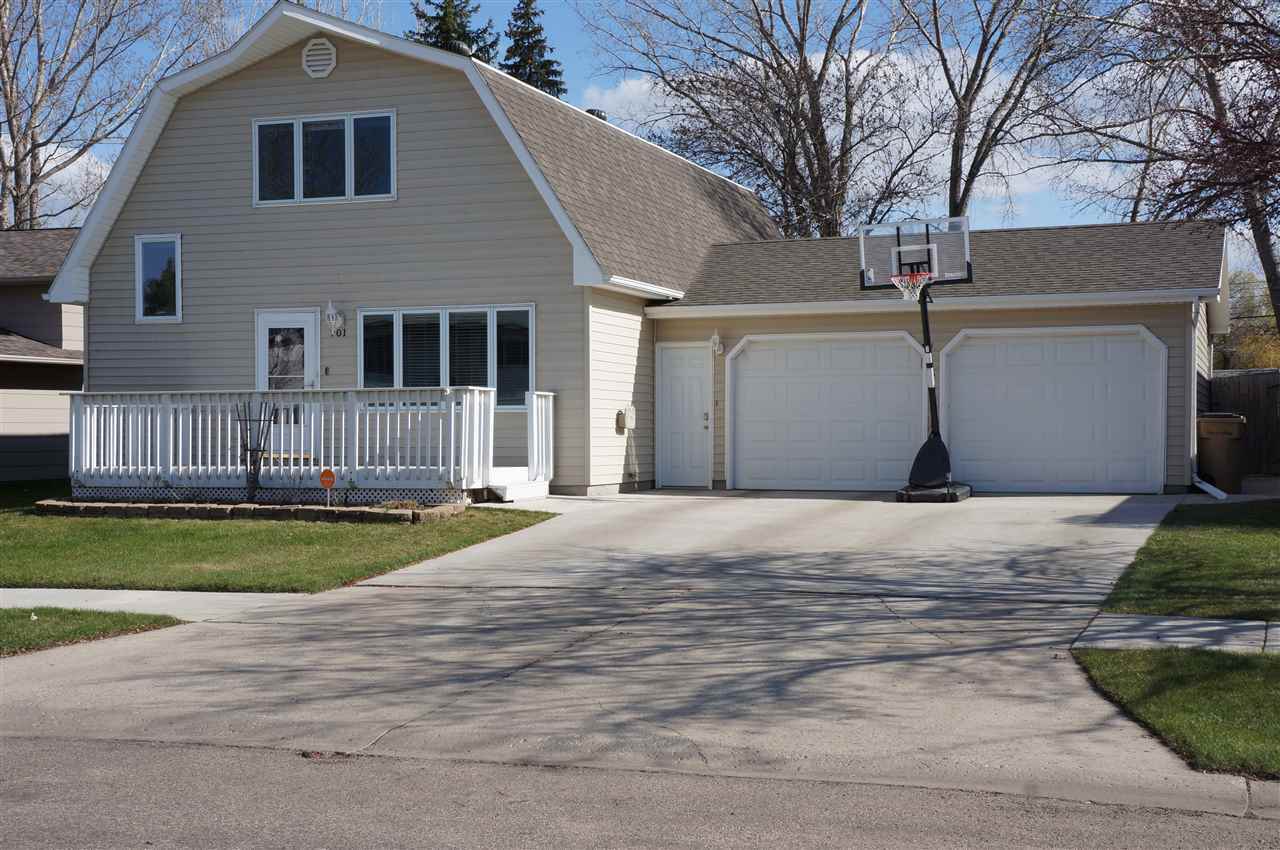 Property Photo:  701 25th Ave NW  ND 58703 