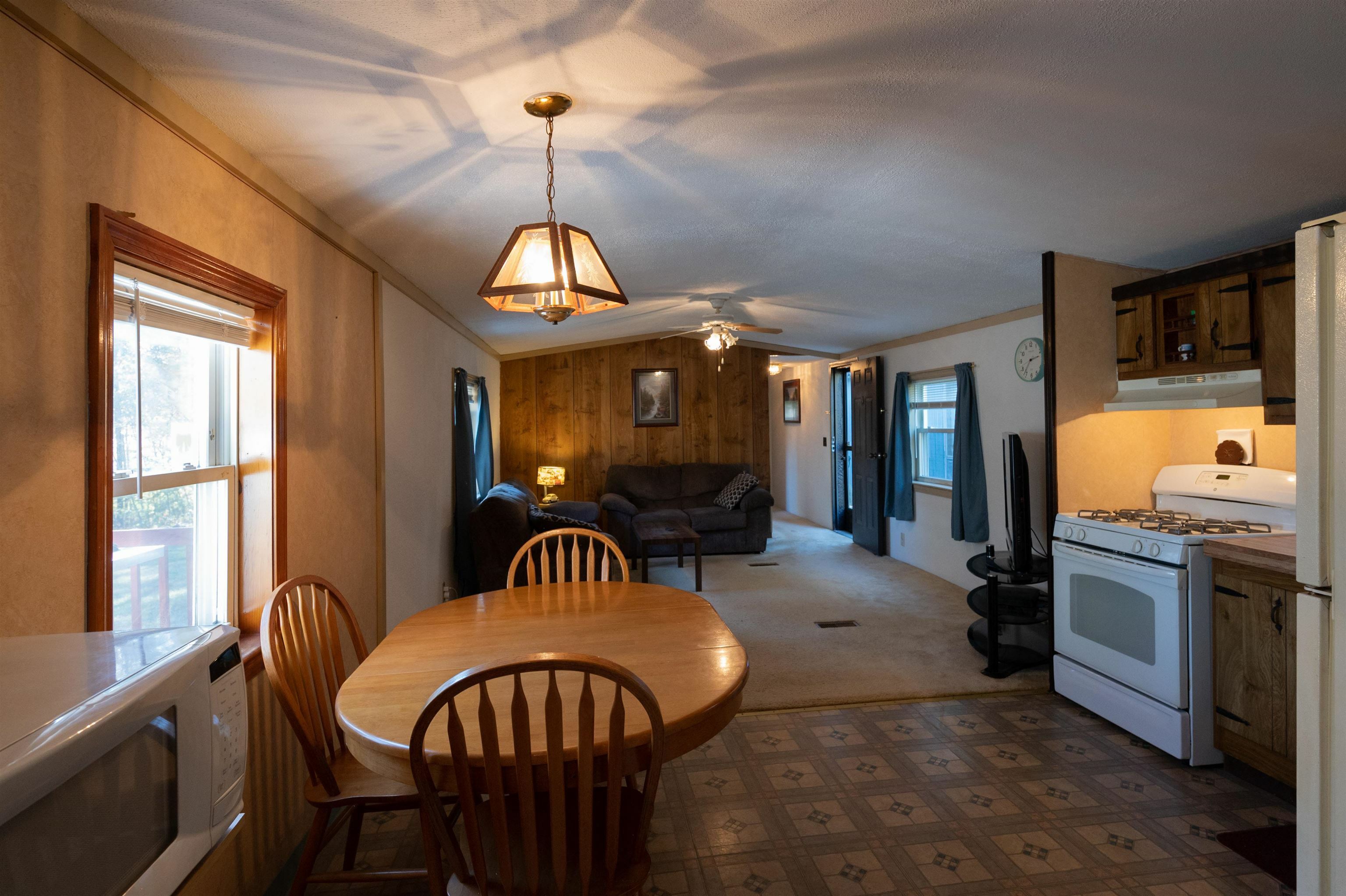 Property Photo: 10 Acre Street NH 03077-2676