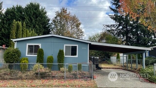 Property Photo: 20704 123rd Place SE WA 98031