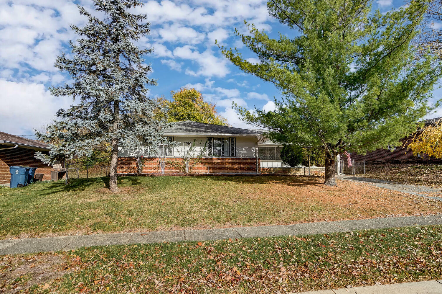 Property Photo:  6117 Holbrook Drive  OH 45424 