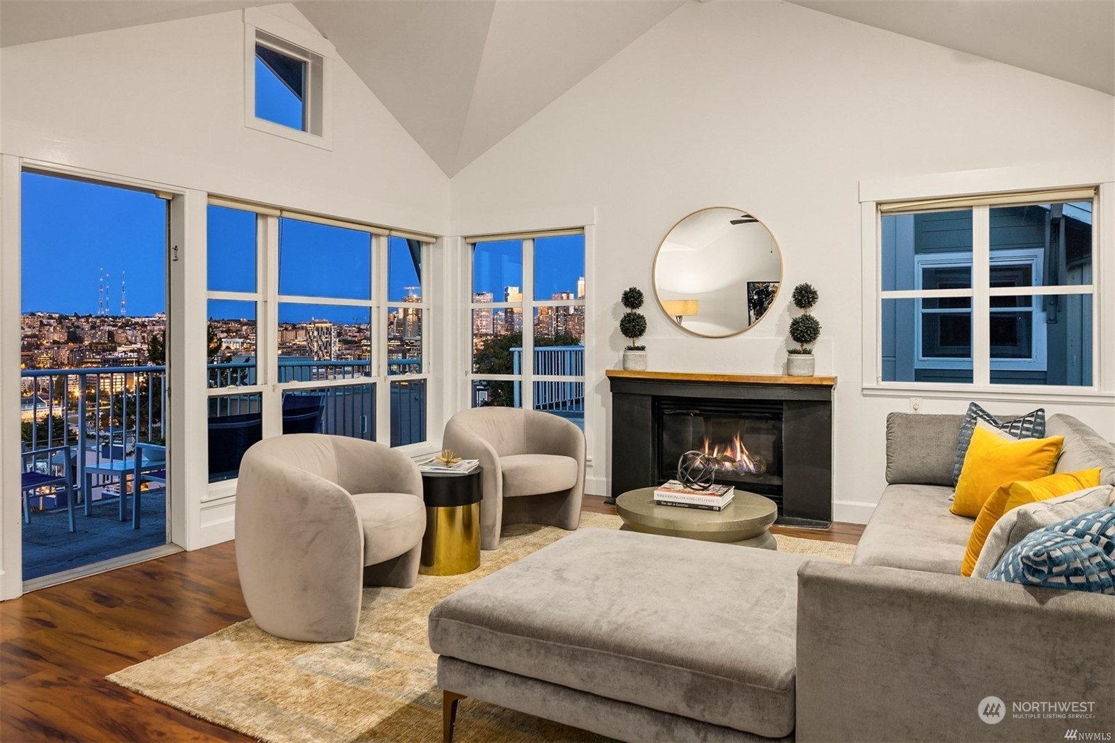 Property Photo: 1240 5th Avenue N 301 WA 98109