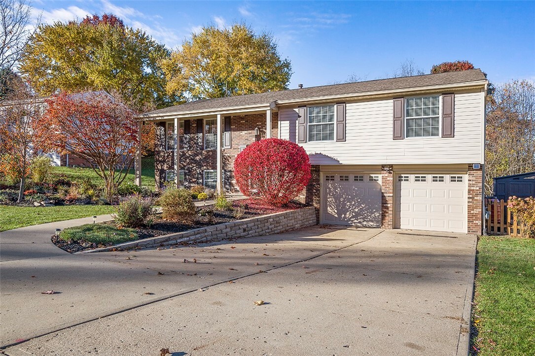 Property Photo:  127 Bon Highland Dr  PA 15108 