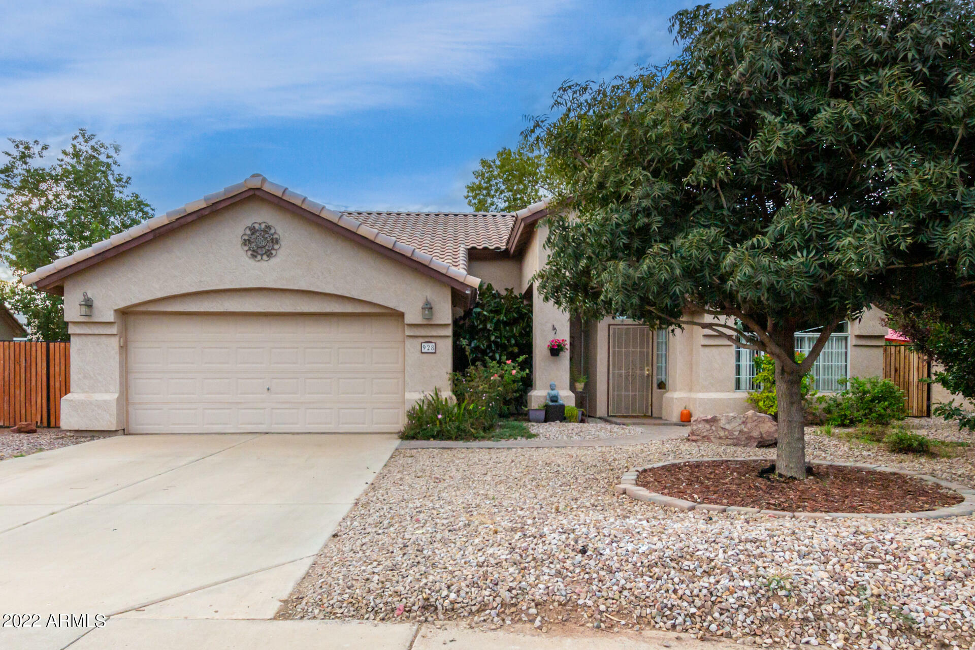 Property Photo:  928 S San Joaquin Court  AZ 85296 